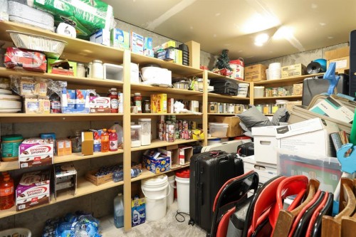 14 Centennial Place, Magrath, AB - Indoor With Storage