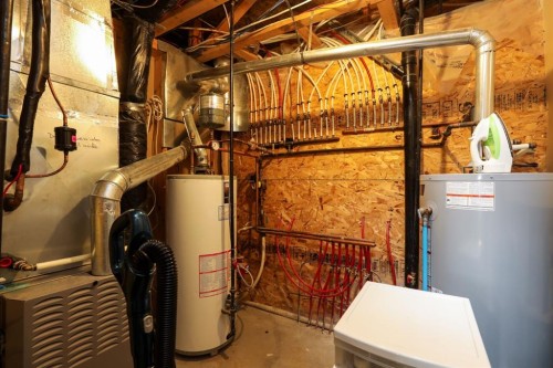 14 Centennial Place, Magrath, AB - Indoor Photo Showing Basement