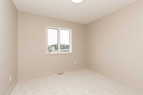 320 Aquitania Boulevard West, Lethbridge, AB - Indoor Photo Showing Other Room