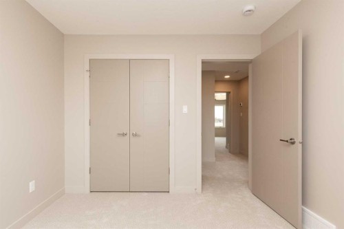 320 Aquitania Boulevard West, Lethbridge, AB - Indoor Photo Showing Other Room