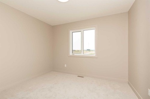 320 Aquitania Boulevard West, Lethbridge, AB - Indoor Photo Showing Other Room