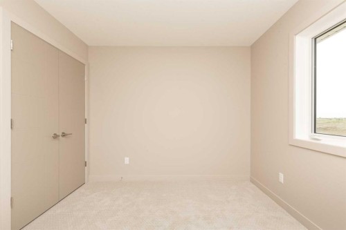 320 Aquitania Boulevard West, Lethbridge, AB - Indoor Photo Showing Other Room