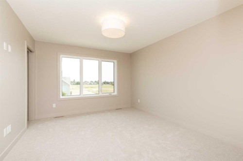 320 Aquitania Boulevard West, Lethbridge, AB - Indoor Photo Showing Other Room