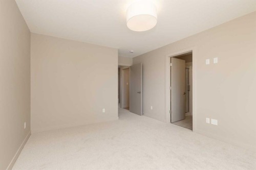 320 Aquitania Boulevard West, Lethbridge, AB - Indoor Photo Showing Other Room