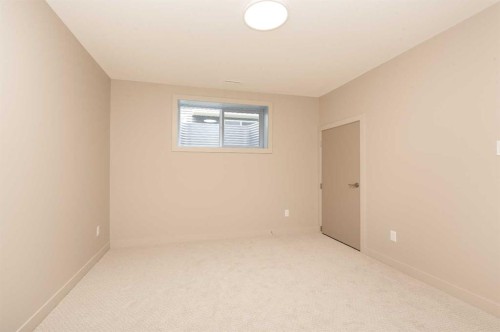 320 Aquitania Boulevard West, Lethbridge, AB - Indoor Photo Showing Other Room