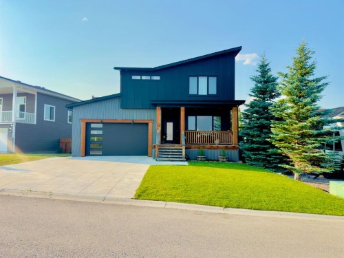 1221 Tumbleweed Avenue  Pincher Creek, AB T0K 1W0