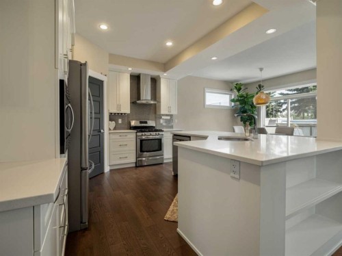 187 Westgate Drive, Coaldale, AB - Indoor Photo Showing Kitchen With Upgraded Kitchen