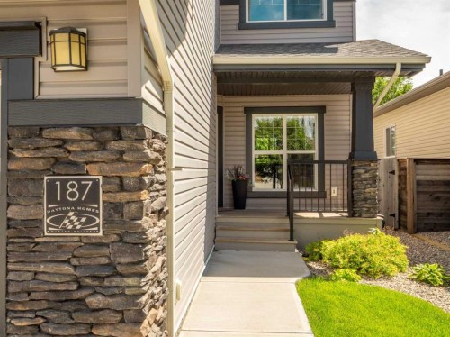 187 Westgate Drive, Coaldale, AB - Outdoor