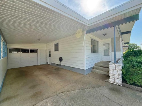 2610 20 Avenue South, Lethbridge, AB 