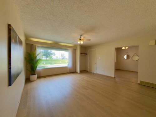 2610 20 Avenue South, Lethbridge, AB 
