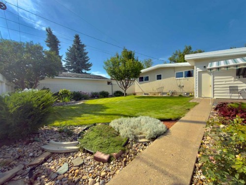 2610 20 Avenue South, Lethbridge, AB 