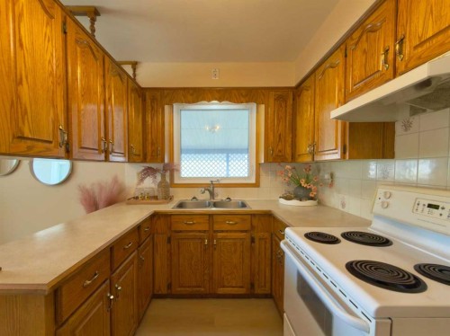 2610 20 Avenue South, Lethbridge, AB 