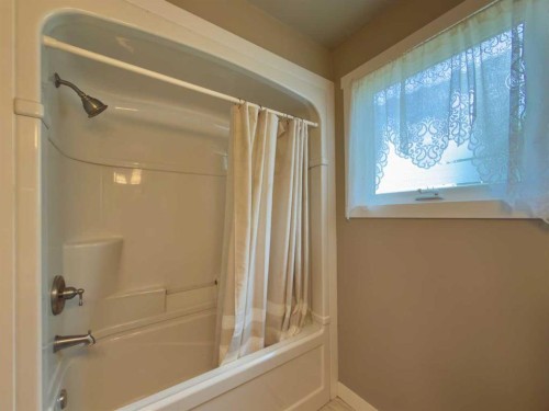 2610 20 Avenue South, Lethbridge, AB 
