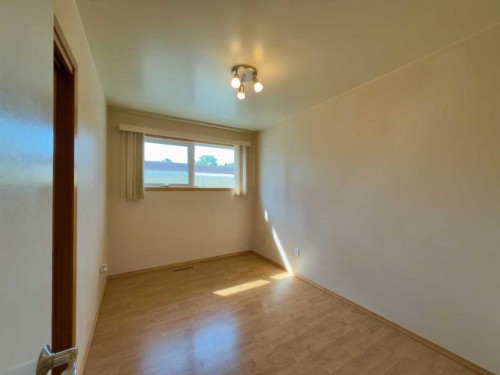 2610 20 Avenue South, Lethbridge, AB 