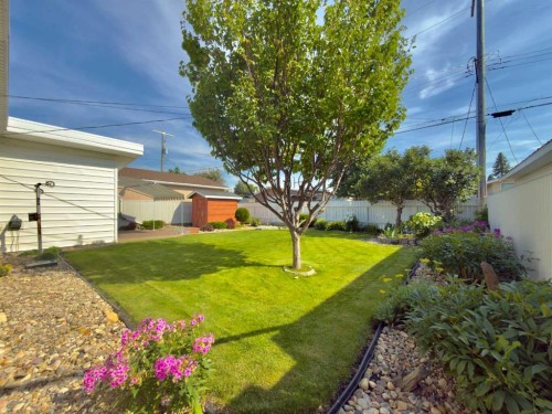 2610 20 Avenue South, Lethbridge, AB 