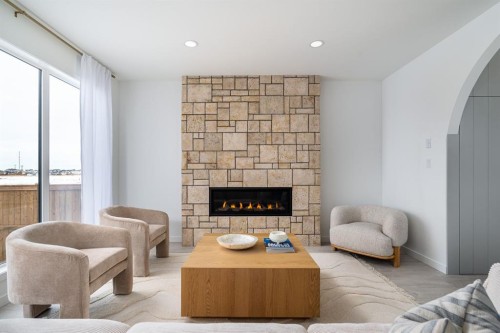 347 Blackwolf Boulevard North, Lethbridge, AB - Indoor Photo Showing Living Room With Fireplace