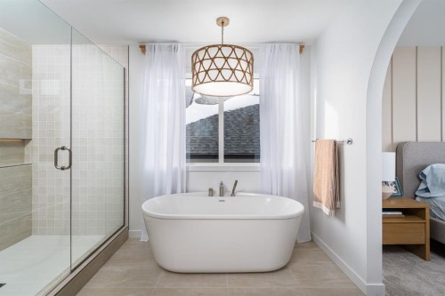 347 Blackwolf Boulevard North, Lethbridge, AB - Indoor Photo Showing Bathroom