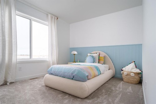 347 Blackwolf Boulevard North, Lethbridge, AB - Indoor Photo Showing Bedroom