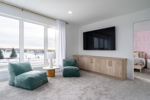 347 Blackwolf Boulevard North, Lethbridge, AB - Indoor Photo Showing Living Room