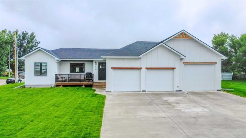 246 4A Street, Stirling, AB - Outdoor