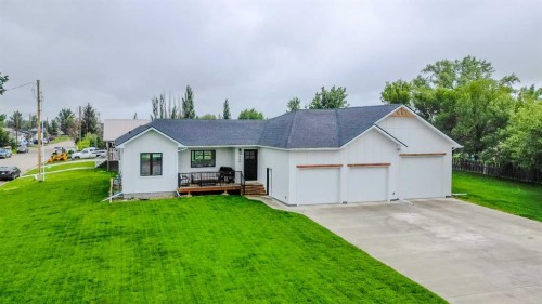 246 4A Street, Stirling, AB - Outdoor