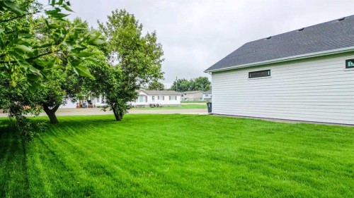 246 4A Street, Stirling, AB - Outdoor