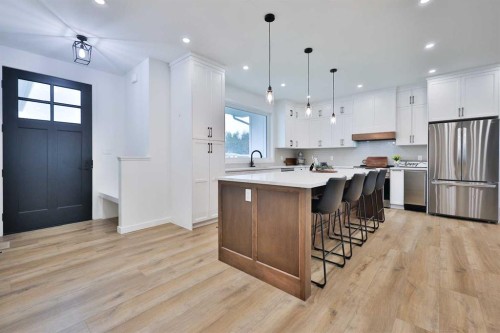 246 4A Street, Stirling, AB - Indoor Photo Showing Kitchen With Upgraded Kitchen