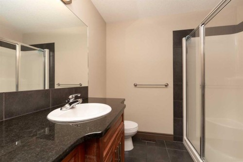 873 Mt Sundance Manor West, Lethbridge, AB - Indoor Photo Showing Bathroom