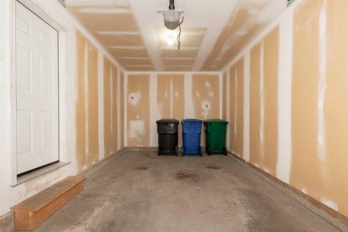 873 Mt Sundance Manor West, Lethbridge, AB - Indoor Photo Showing Other Room