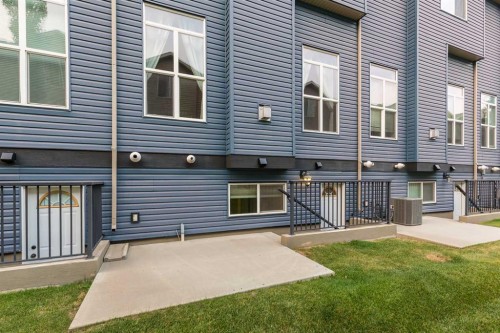 873 Mt Sundance Manor West, Lethbridge, AB - Outdoor