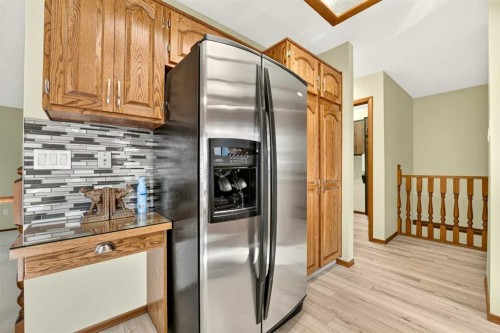 3606 Spruce Drive South, Lethbridge, AB - Indoor