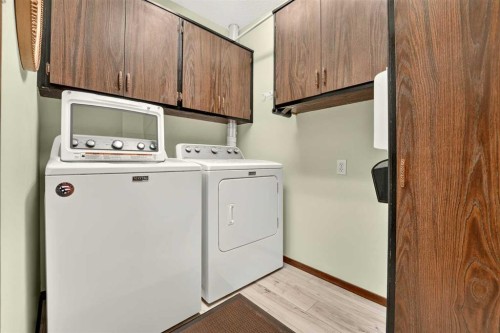 3606 Spruce Drive South, Lethbridge, AB - Indoor Photo Showing Laundry Room
