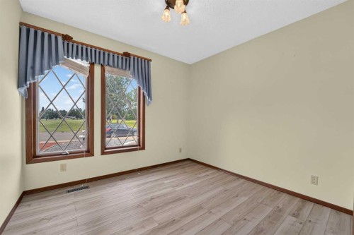 3606 Spruce Drive South, Lethbridge, AB - Indoor Photo Showing Other Room
