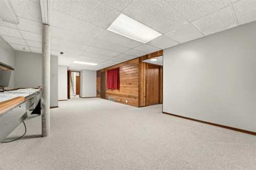 3606 Spruce Drive South, Lethbridge, AB - Indoor