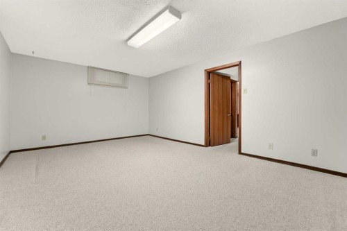 3606 Spruce Drive South, Lethbridge, AB - Indoor Photo Showing Other Room