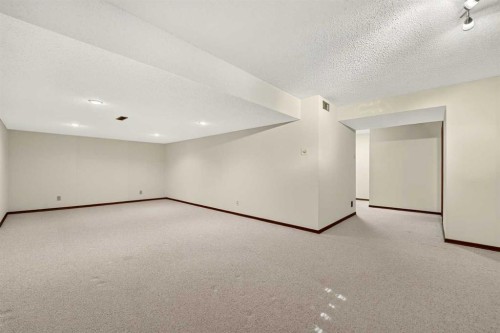 3606 Spruce Drive South, Lethbridge, AB - Indoor Photo Showing Other Room