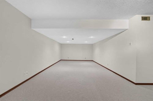 3606 Spruce Drive South, Lethbridge, AB - Indoor Photo Showing Other Room