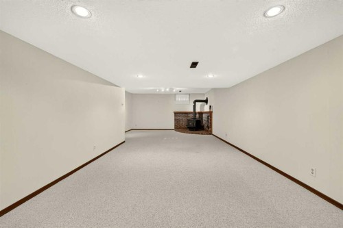 3606 Spruce Drive South, Lethbridge, AB - Indoor Photo Showing Other Room