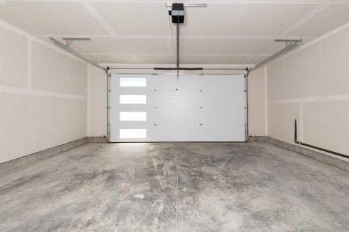 561 Malahat Green West, Lethbridge, AB - Indoor Photo Showing Garage