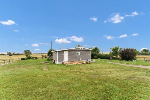 210 Dunbar Avenue West, Bow Island, AB - Outdoor