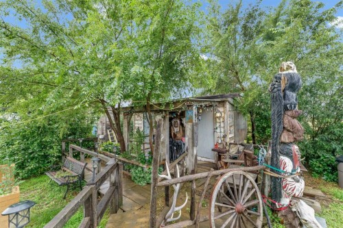 210 Dunbar Avenue West, Bow Island, AB - Outdoor