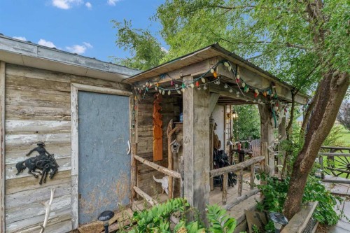 210 Dunbar Avenue West, Bow Island, AB - Outdoor