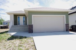 256 Greenwood Road Coalhurst, AB T0L 0V2