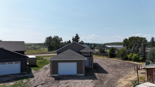 881 2A Street WEST Cardston, AB T0K 0K0
