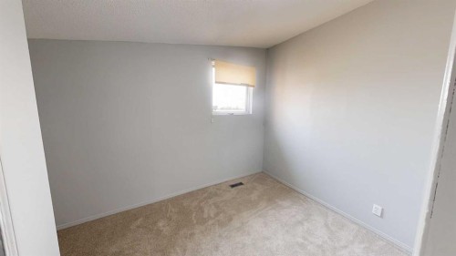 1239 41 Avenue North, Lethbridge, AB - Indoor Photo Showing Other Room