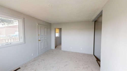 1239 41 Avenue North, Lethbridge, AB - Indoor Photo Showing Other Room