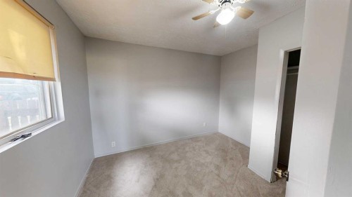 1239 41 Avenue North, Lethbridge, AB - Indoor Photo Showing Other Room
