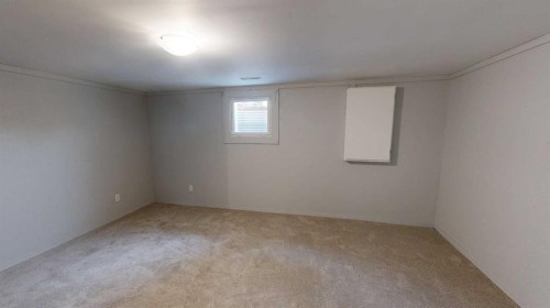 1239 41 Avenue North, Lethbridge, AB - Indoor Photo Showing Other Room