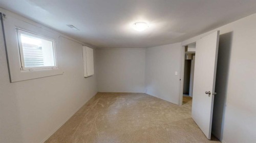 1239 41 Avenue North, Lethbridge, AB - Indoor Photo Showing Other Room