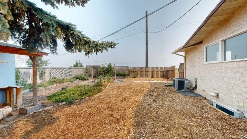 1239 41 Avenue North, Lethbridge, AB - Outdoor With Exterior